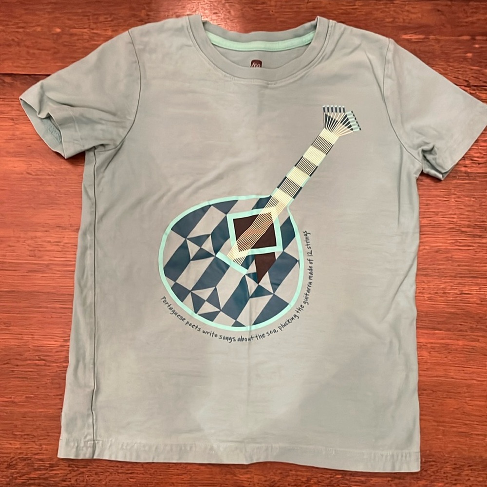 Boys Tea Collection tee size 8